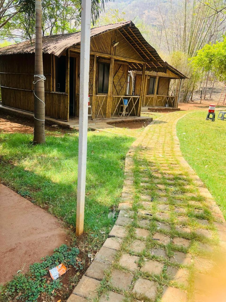 Madhura Farms คาร์จัต ภายนอก รูปภาพ